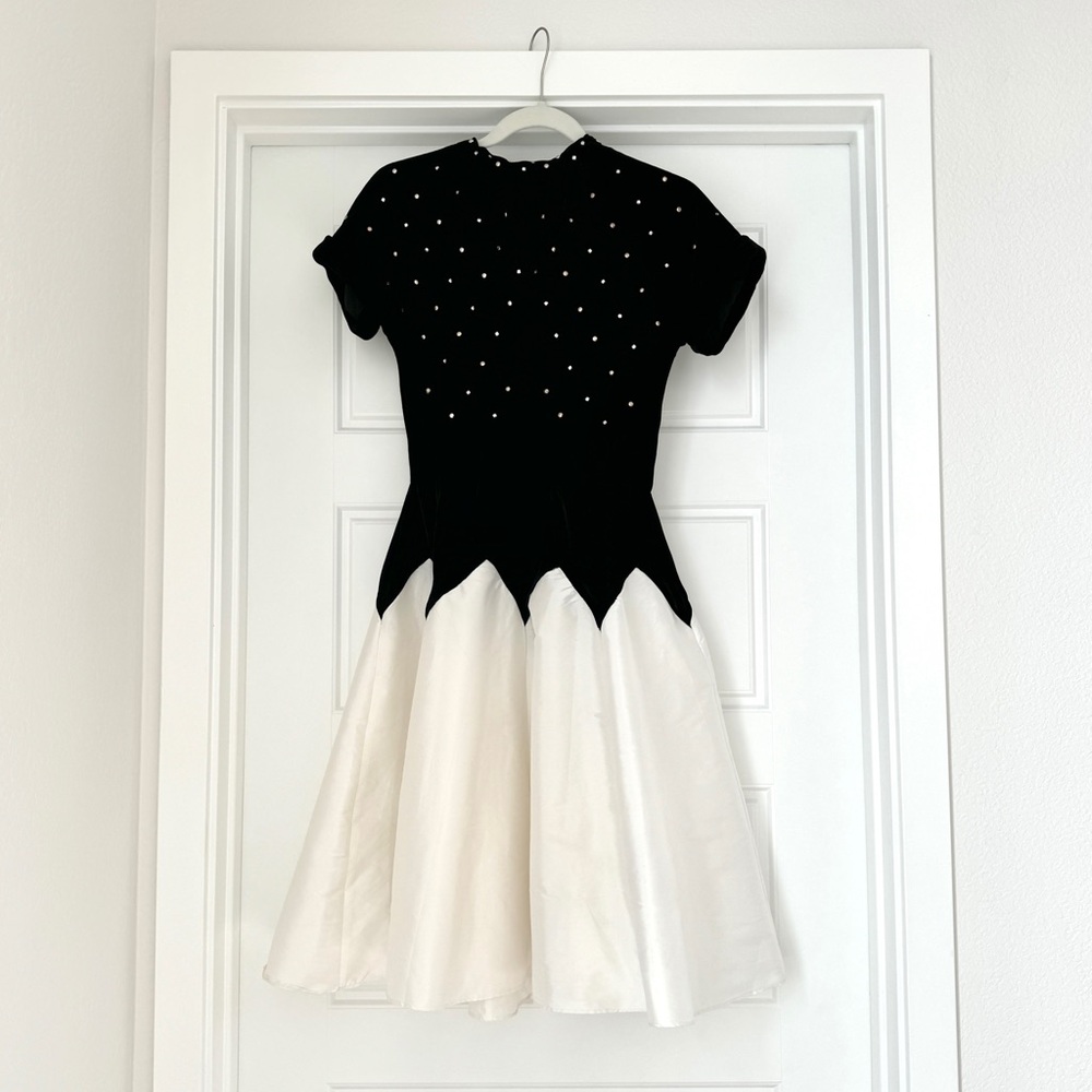 Vintage retro black and white velvet midi dress